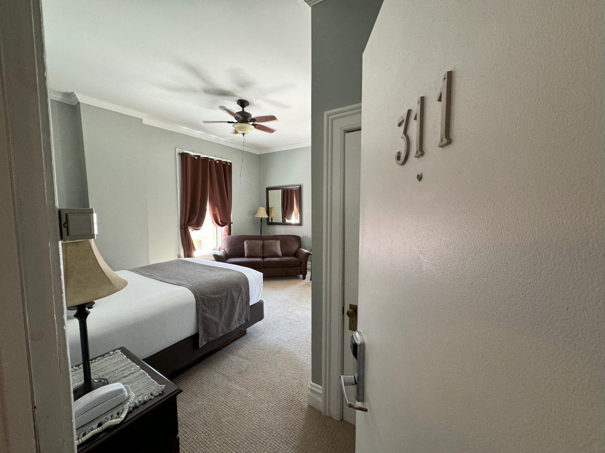 The Continental Hotel Centerville ภายนอก รูปภาพ