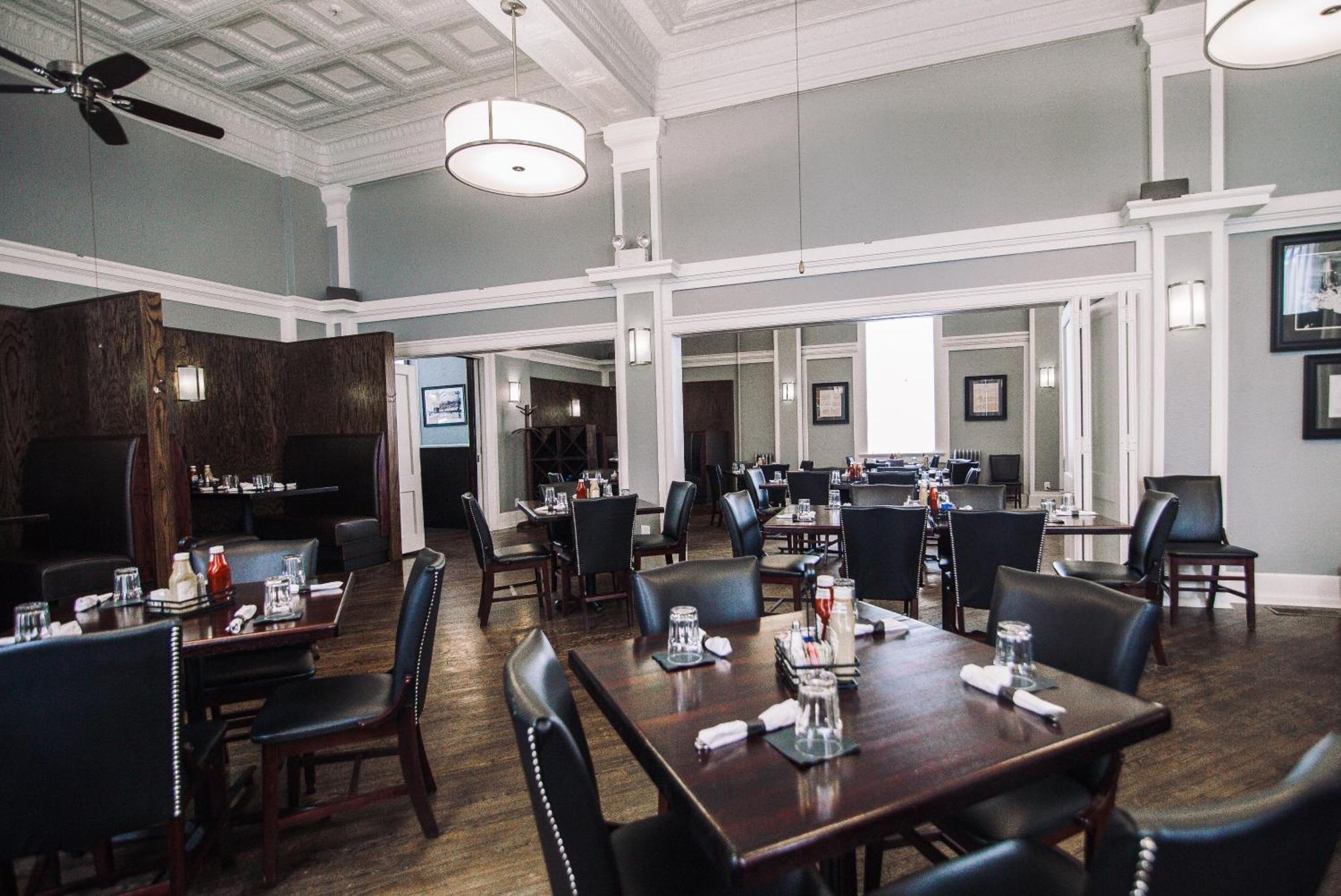 The Continental Hotel Centerville ภายนอก รูปภาพ